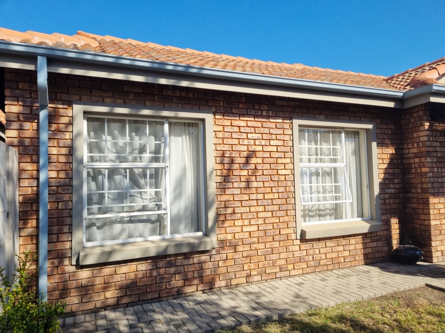 2 Bedroom Property for Sale in Ngwenya River Estate North West